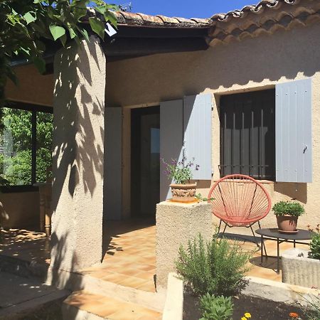 דירות Lauris Petit Cocon Dans Le Luberon מראה חיצוני תמונה